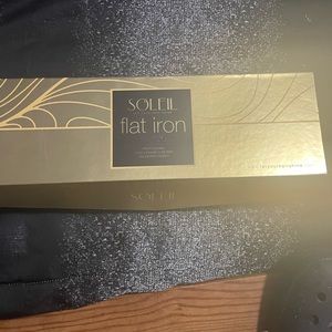 Soleil flat iron